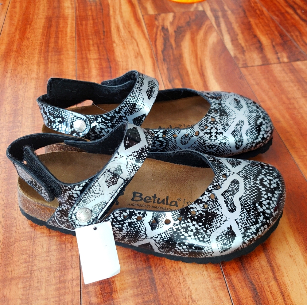 NWT Silver & Black snake print Betula Birkenstock cork shoes size 7 Brand New
